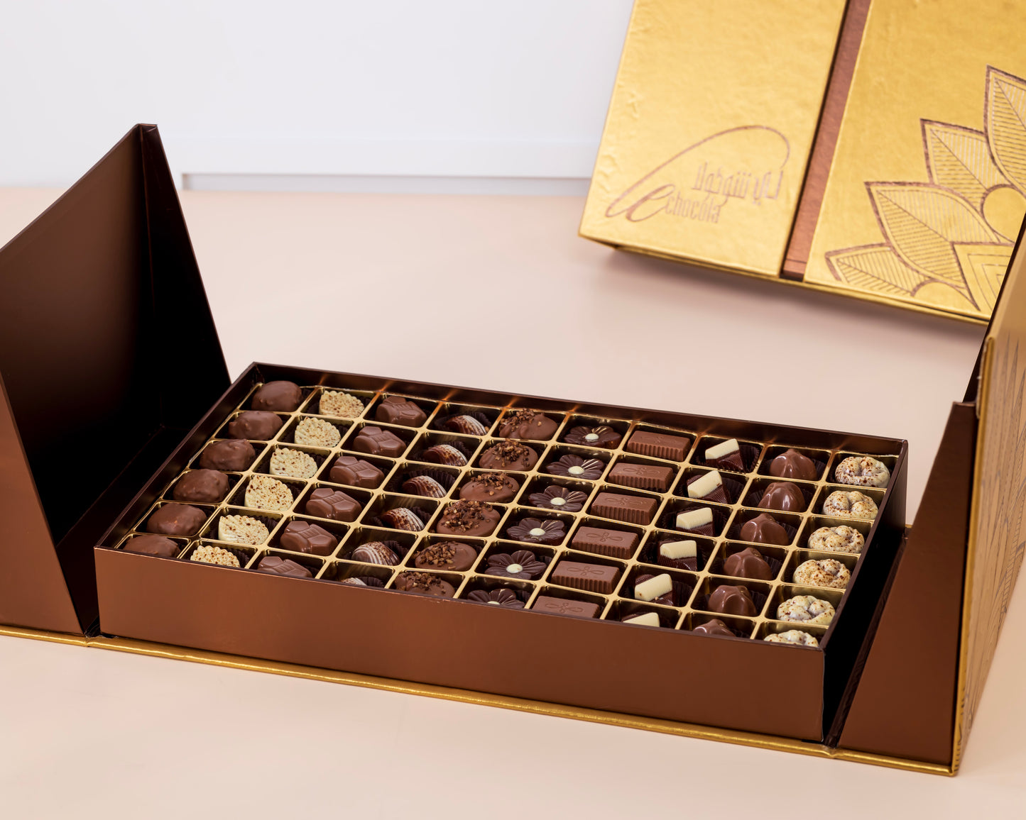 
                  
                    Le leather box 1
                  
                