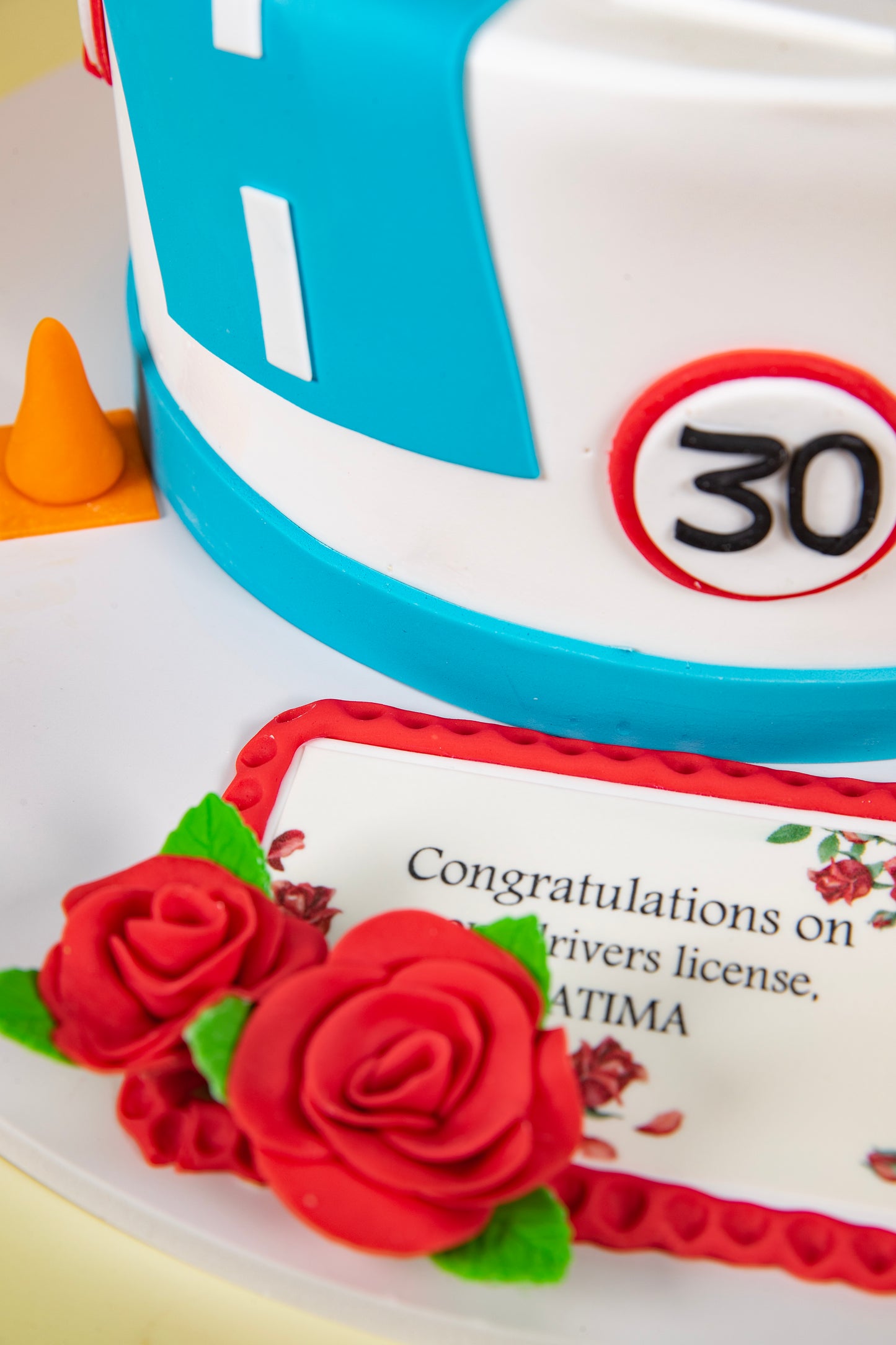 
                  
                    B6 le CAKE
                  
                