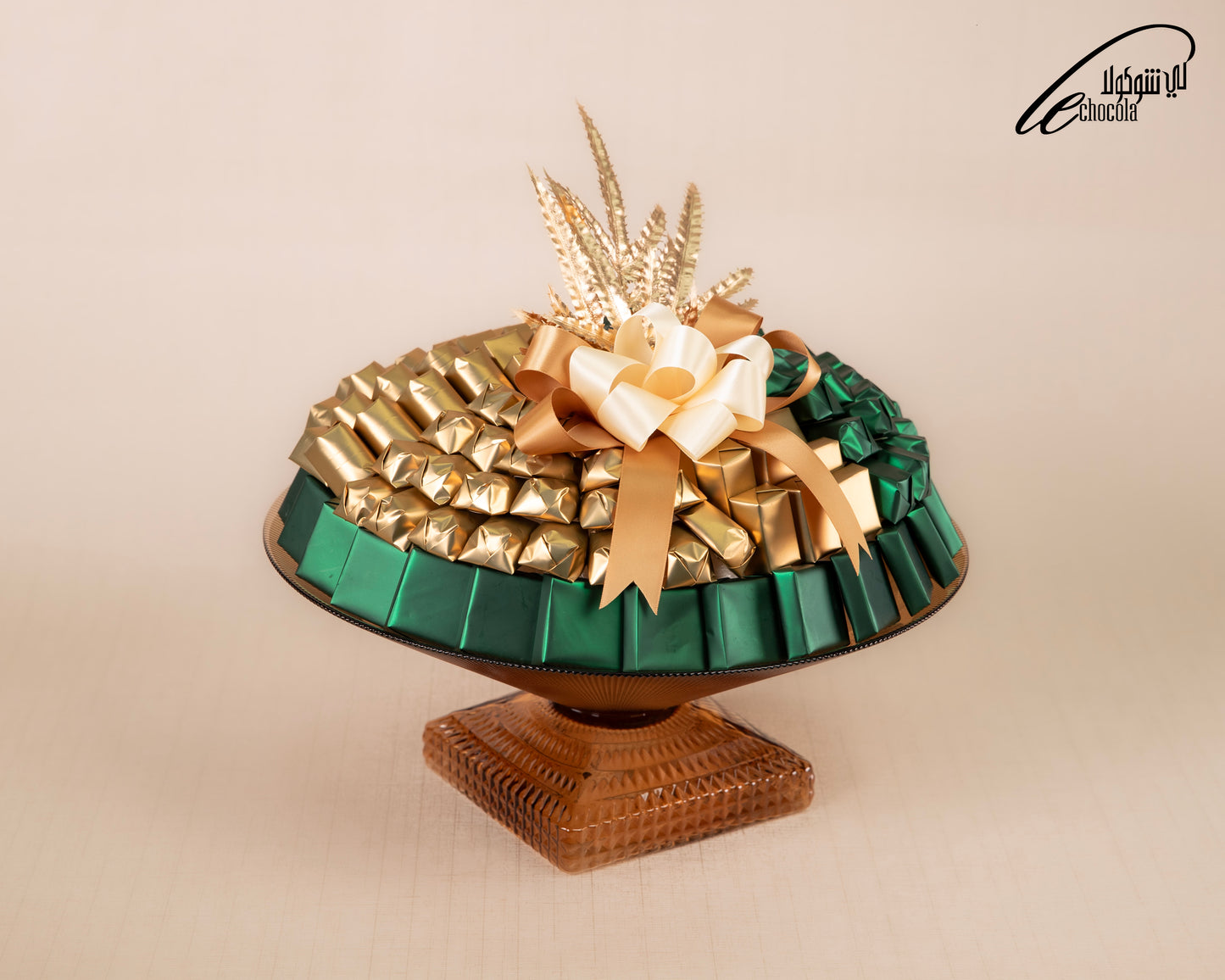
                  
                    Le luxury Vase 2
                  
                