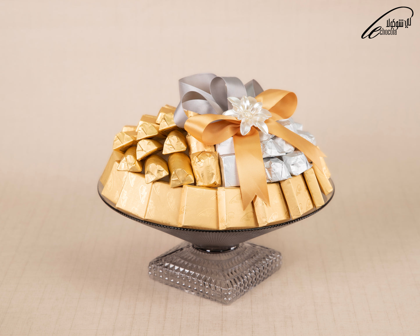 
                  
                    Le luxury vase 3
                  
                