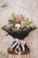 Load image into Gallery viewer, F21 flower bouquet
