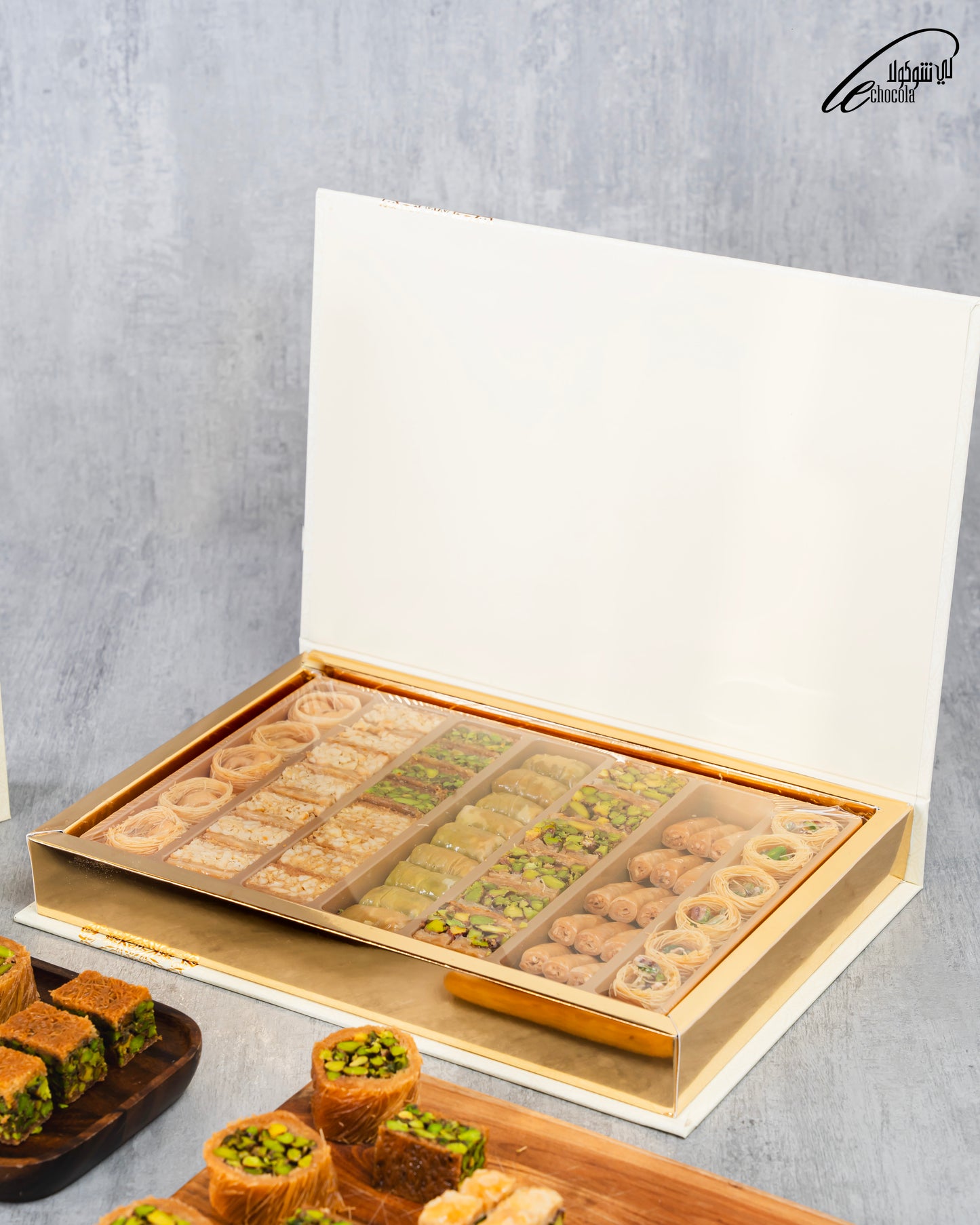 
                  
                    Arabic sweet box
                  
                