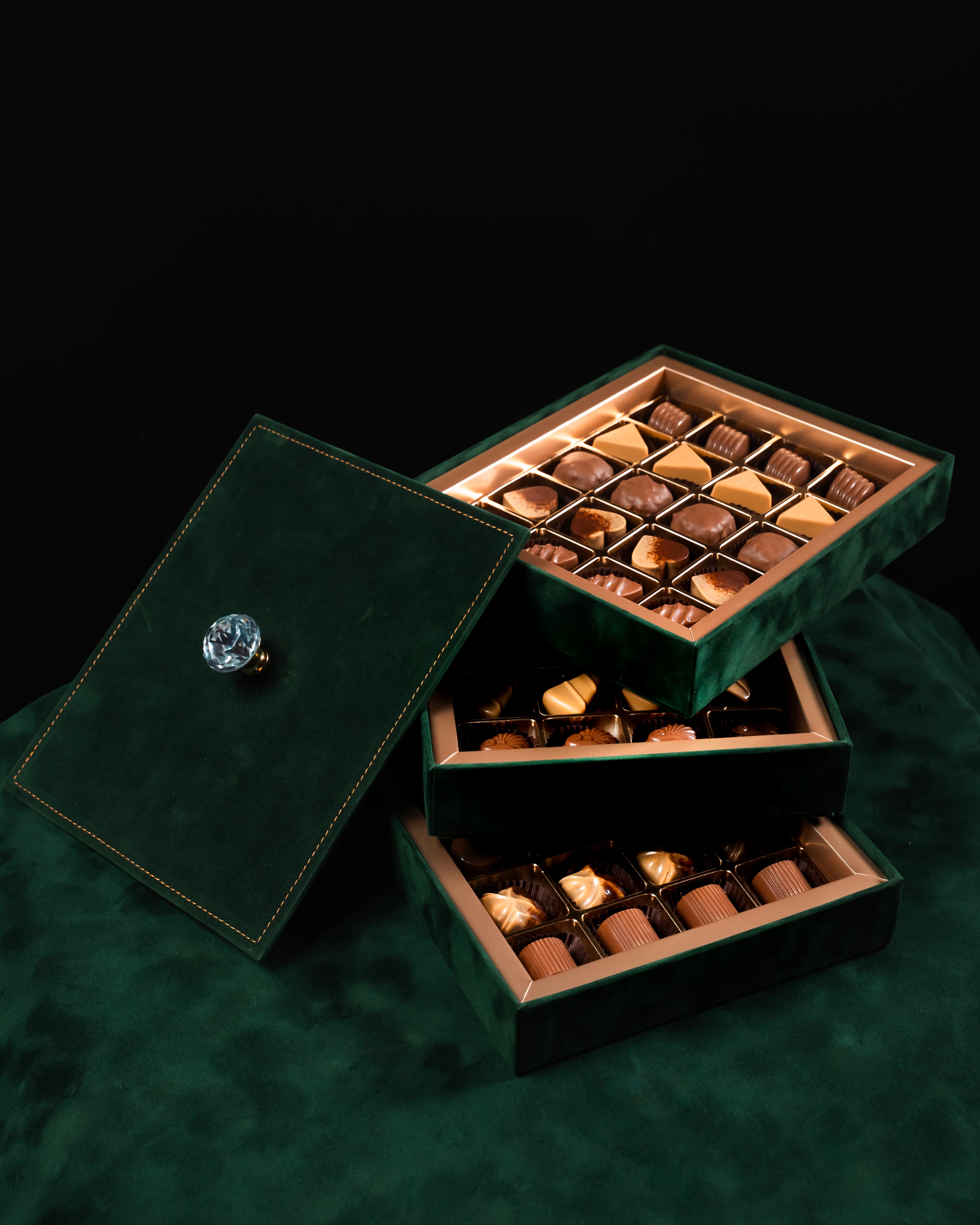 Special green velvet box