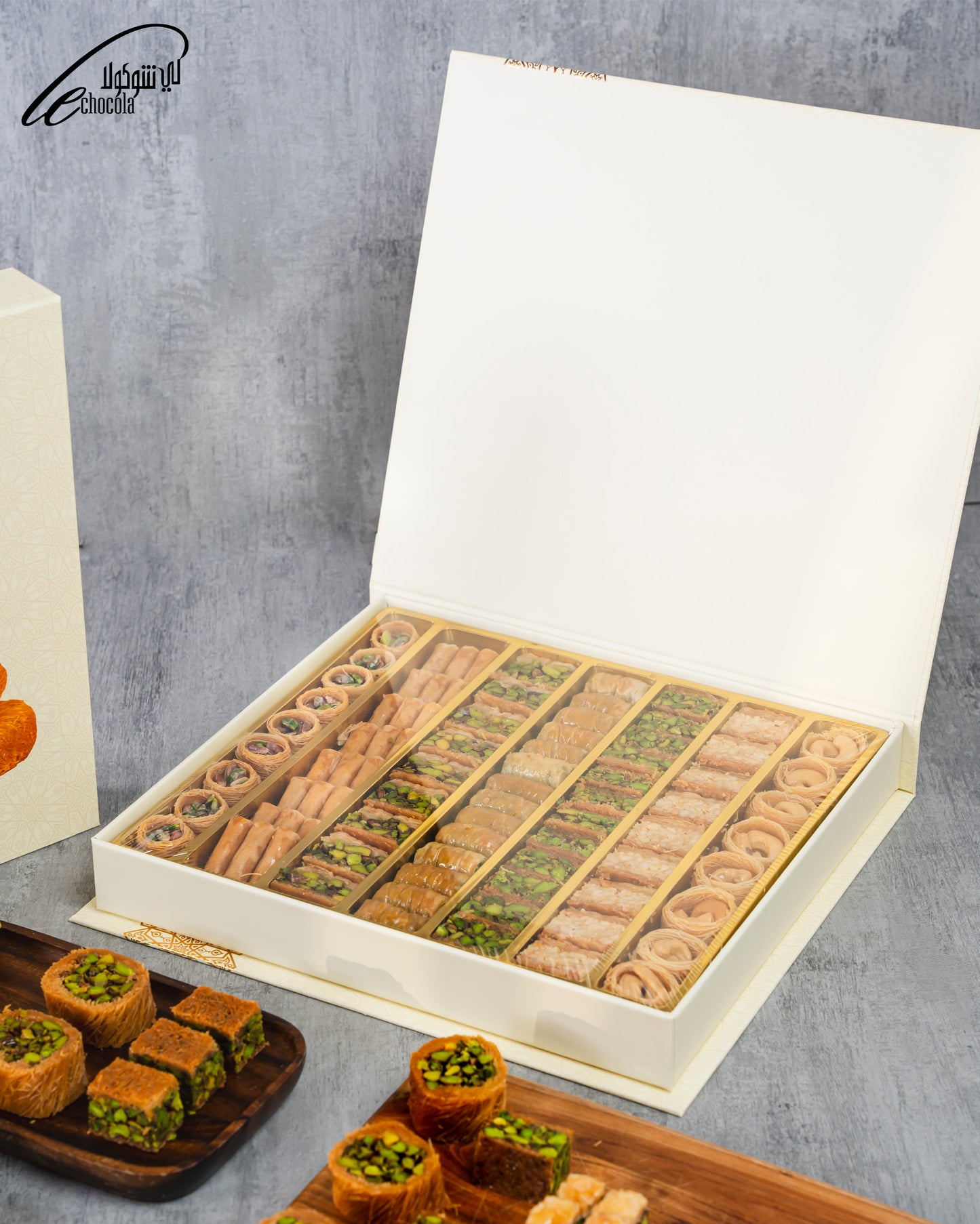 
                  
                    Arabic sweet box
                  
                
