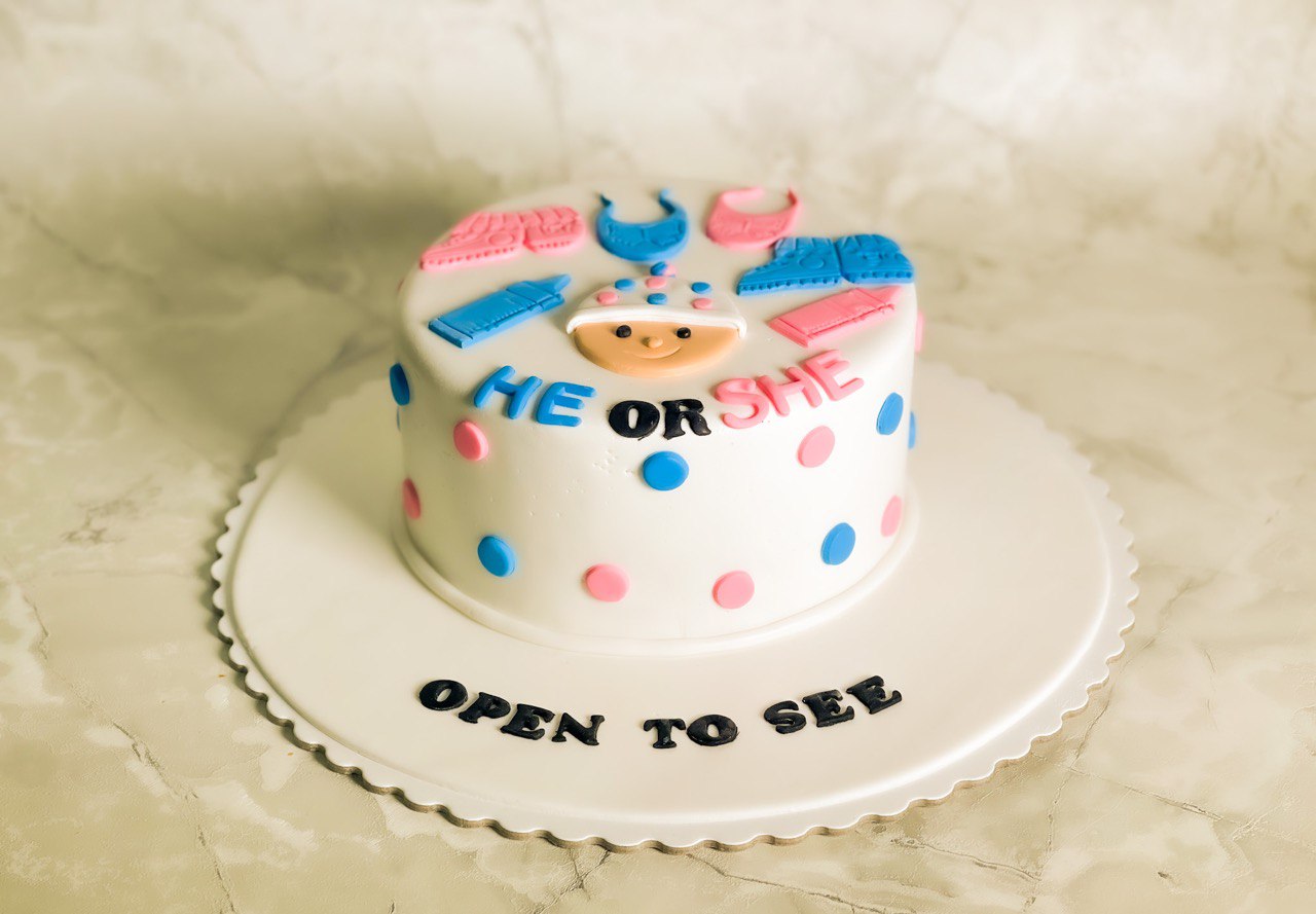 He or She Cake